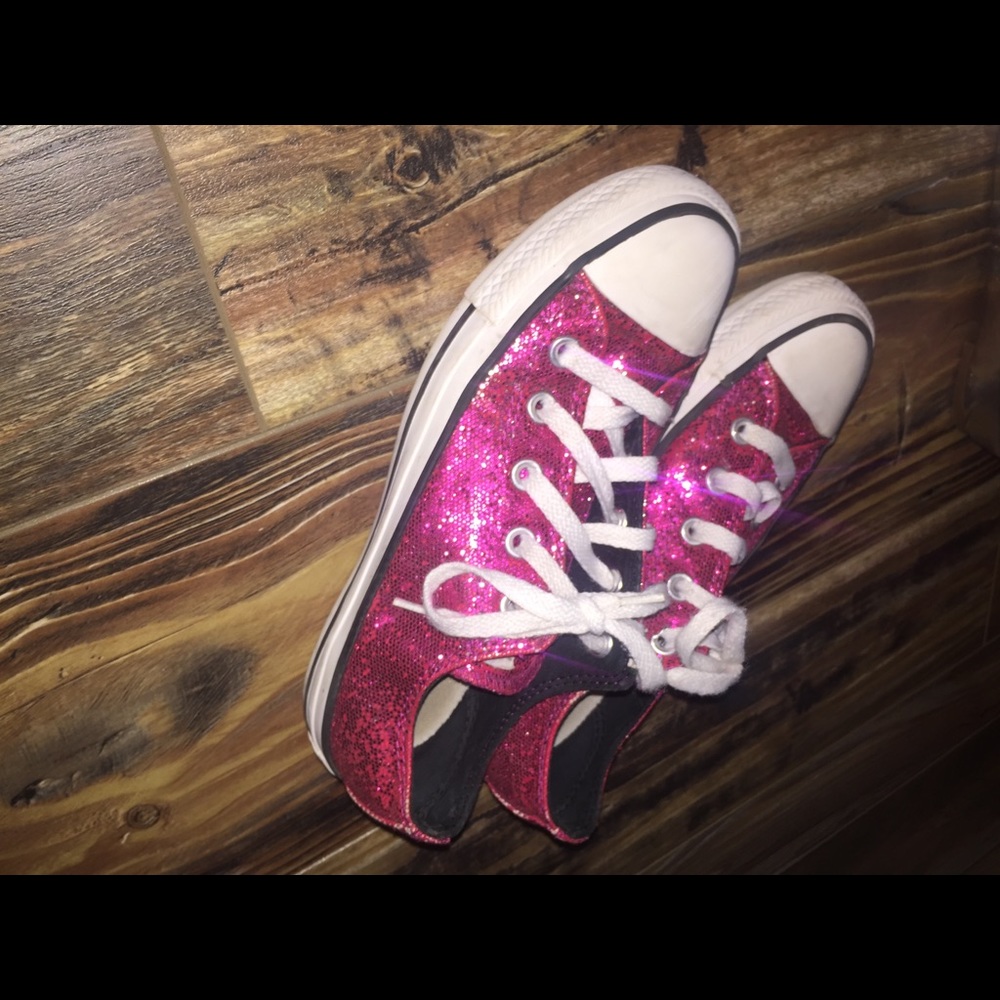Converse - Picture 2 of 4